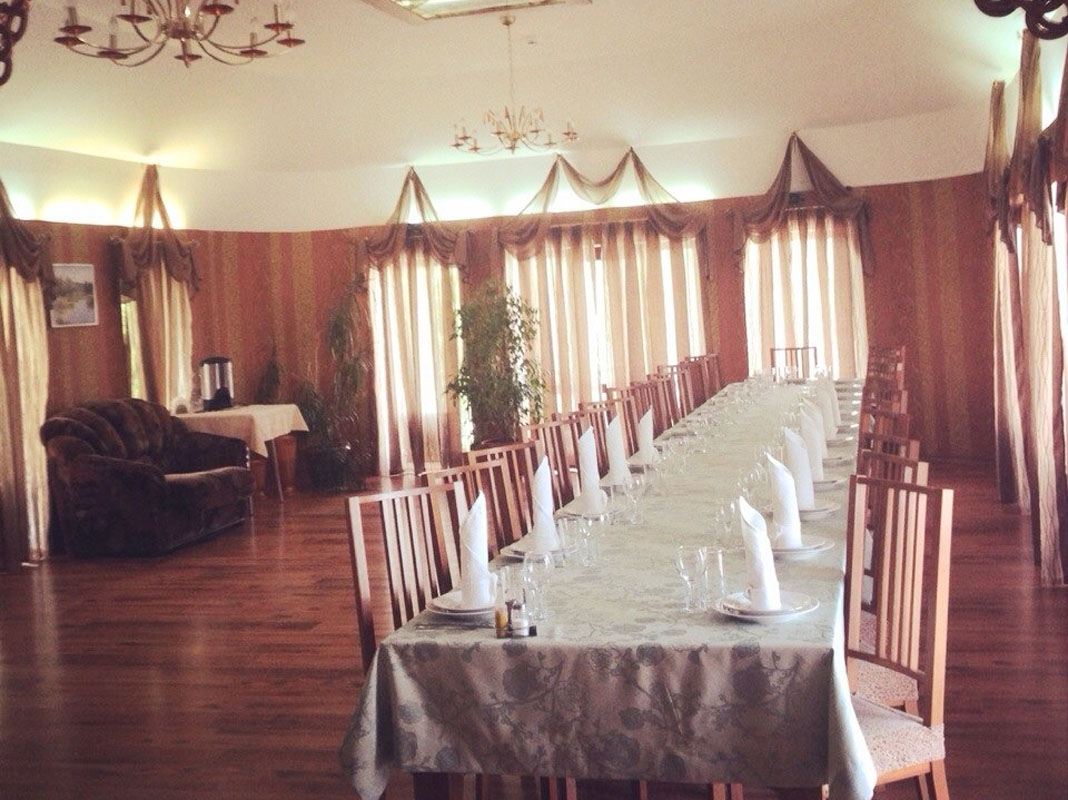 Кафе Берег — Основной зал, фото банкетного зала