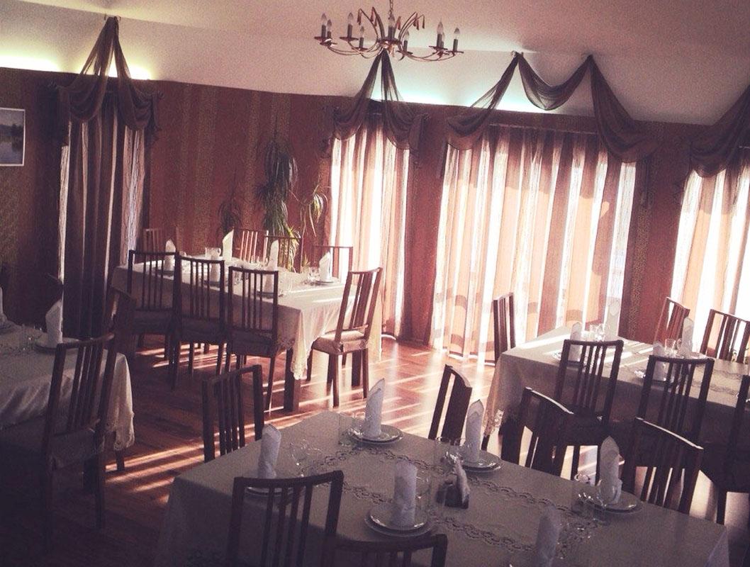 Основной зал — Кафе Берег