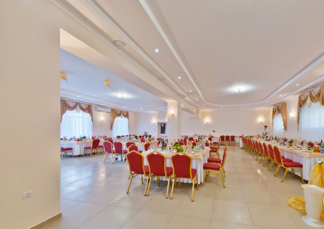 Основной зал — Аракс