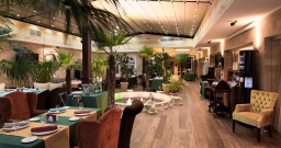 Основной зал