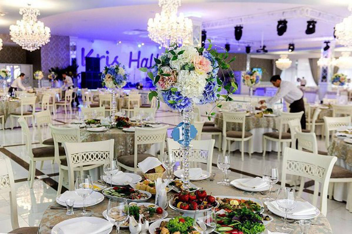 Зал - трансформер — Kris Hall