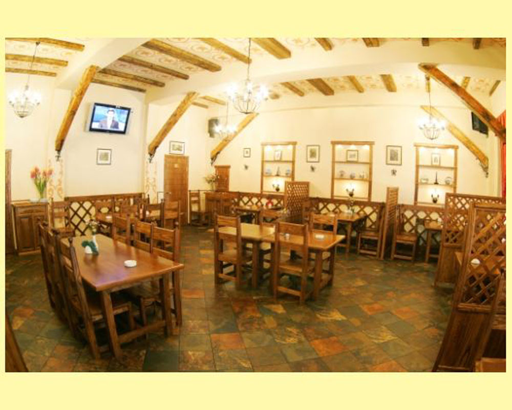 Основной зал — Старина Герман