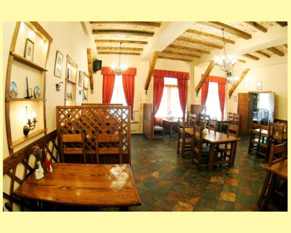 Основной зал — Старина Герман