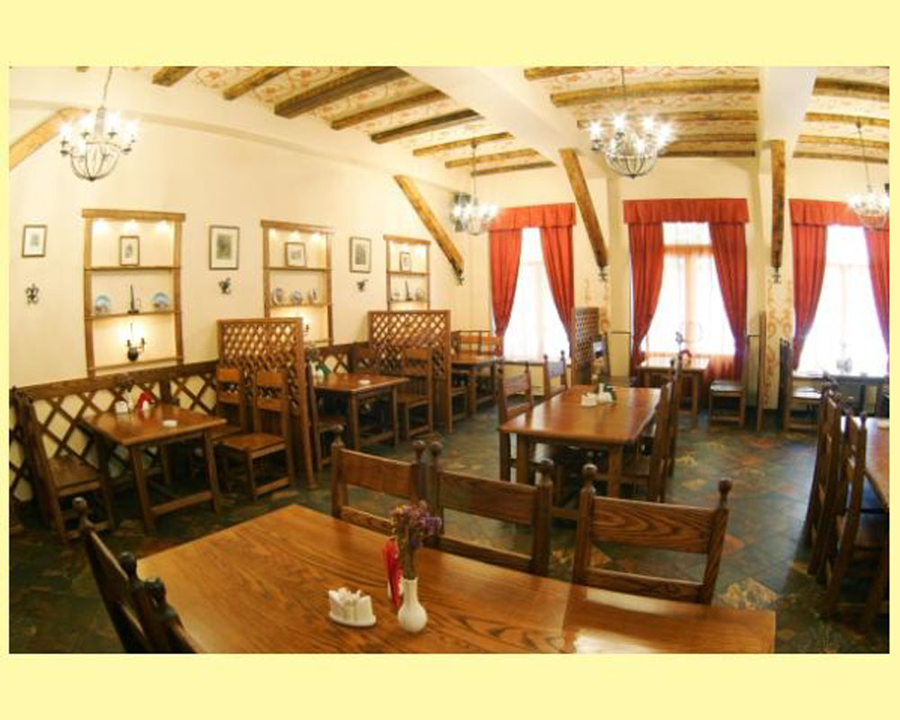 Основной зал — Старина Герман