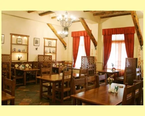 Основной зал