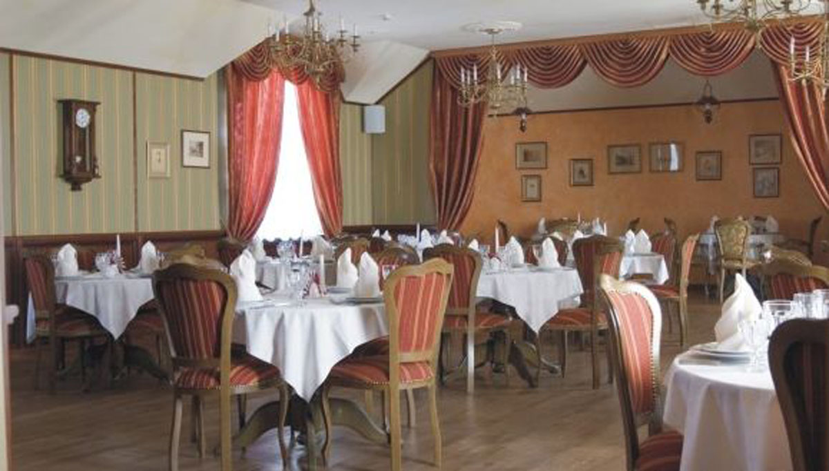 Зал на 80 человек — Чичиков