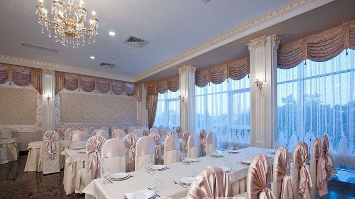 Основной зал — Amore