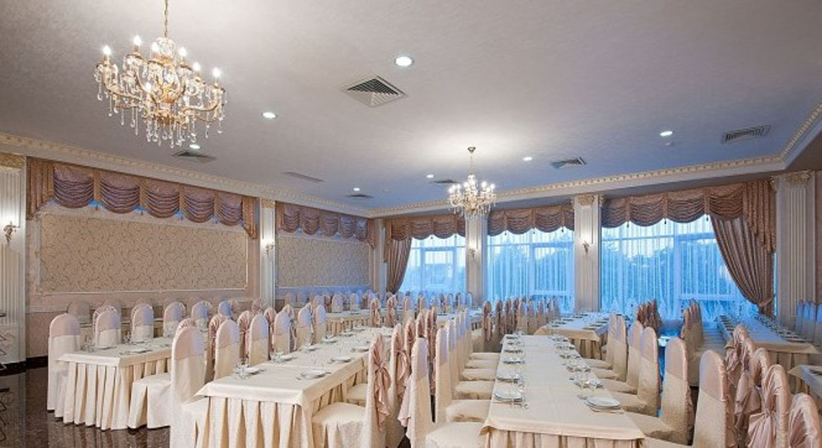 Основной зал — Amore