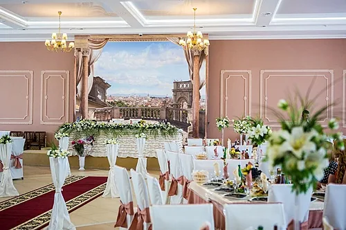 Grande — Palazzo, Астрахань