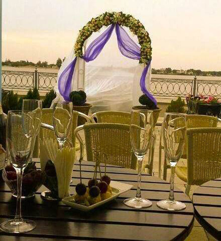 Основной зал — Белый Рояль