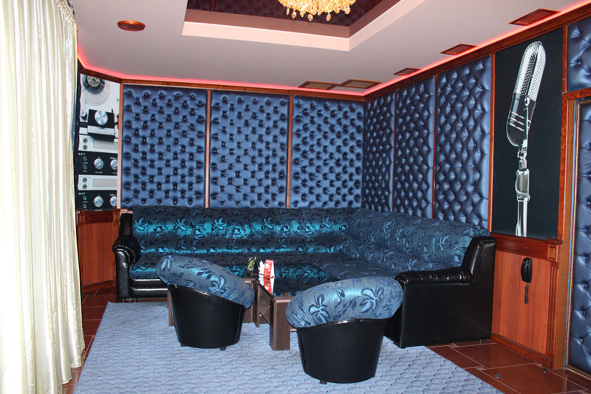 Кабинка №3 — банкетный зал Karaoke Hall