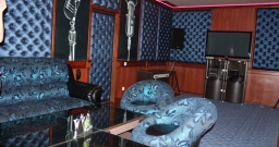 Кабинка №3 — интерьер зала