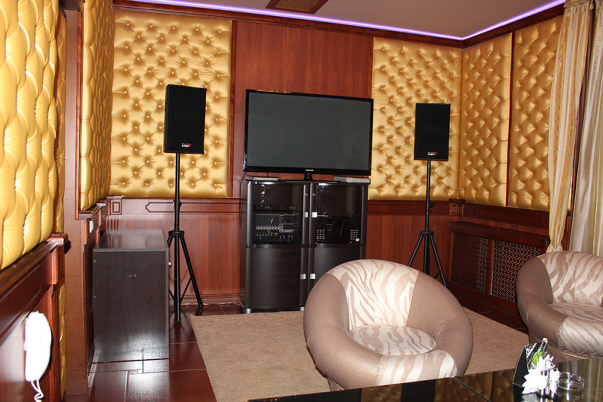 Кабинка №4 — банкетный зал Karaoke Hall