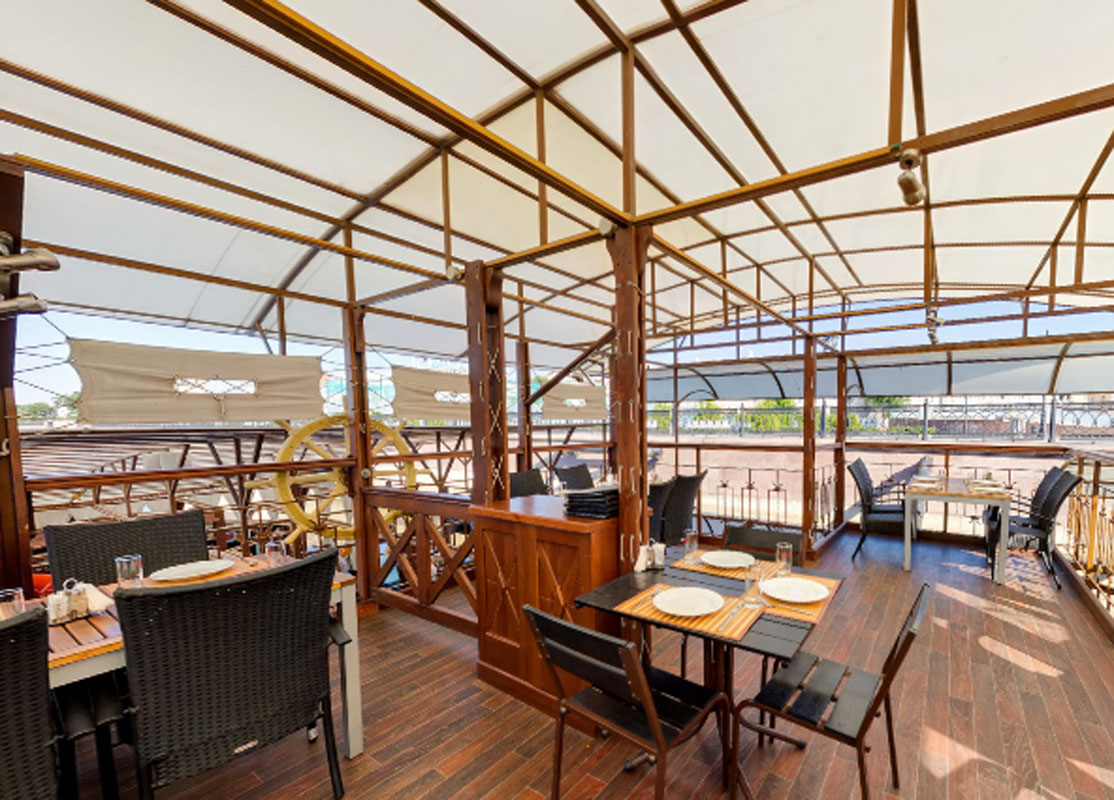 Основной зал — Акватория