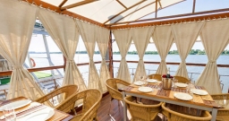 Основной зал