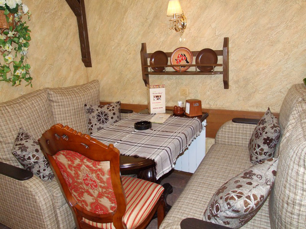 Основной зал — Валери Шале