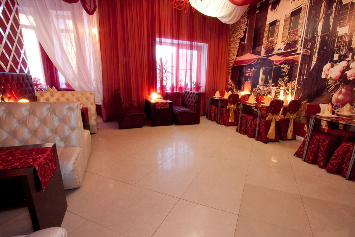 Основной зал — Мулен Руж