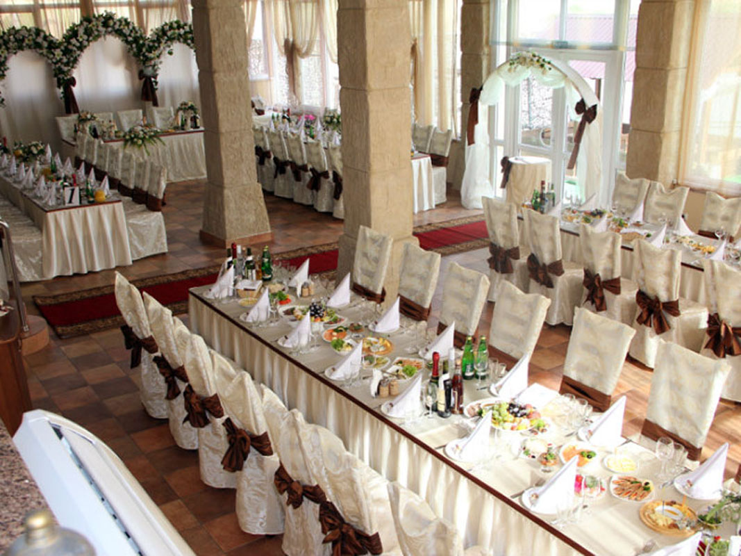 Зал «Любимый дворик» — Romantic