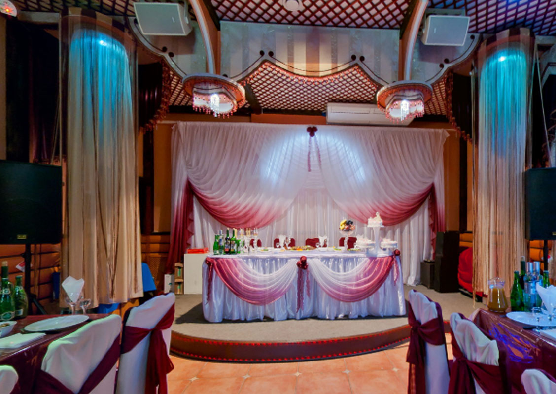 Основной зал — Парламент