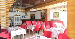 Основной зал — интерьер зала