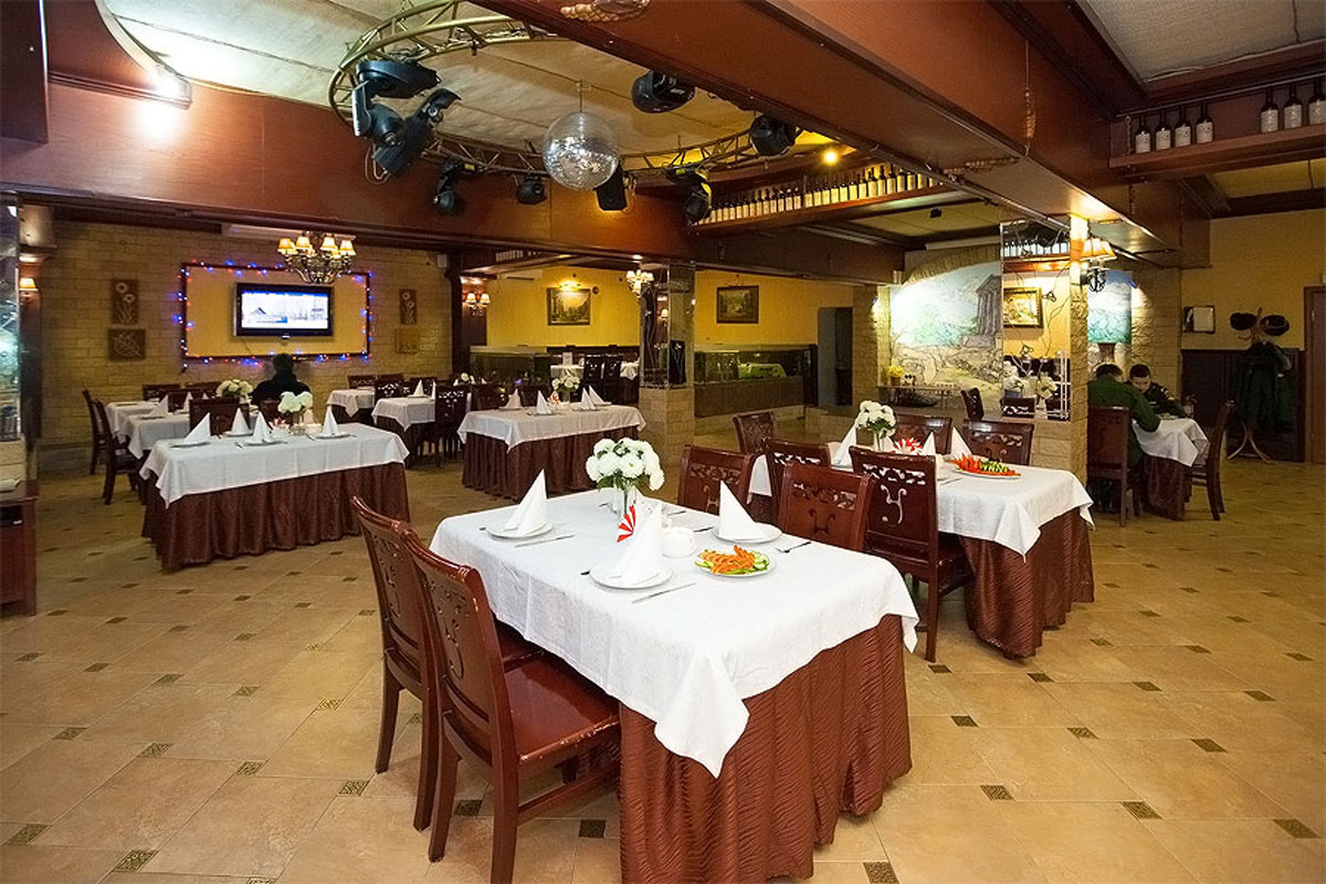 Зал на 70 человек — White Hall