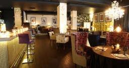 Основной зал — интерьер зала