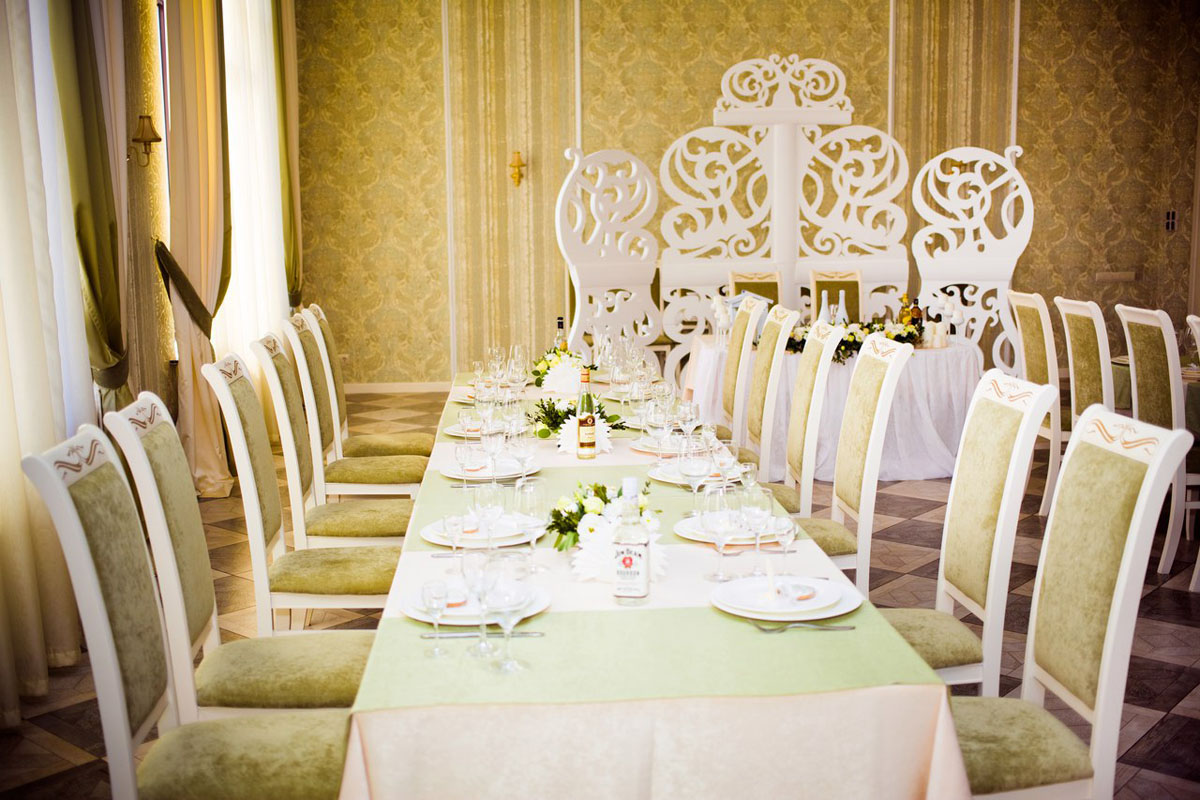 Основной зал — Олива