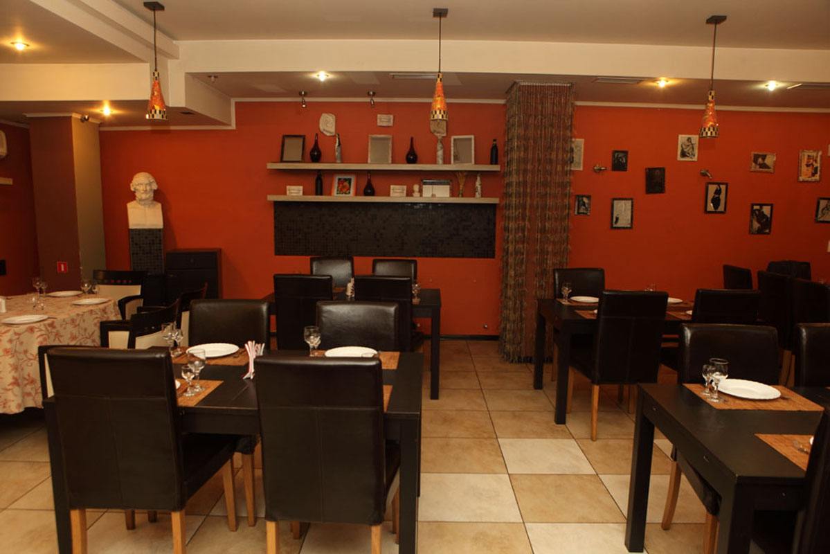 Основной зал — Шашлычный двор