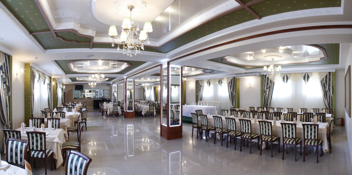 Основной зал — Сударыня