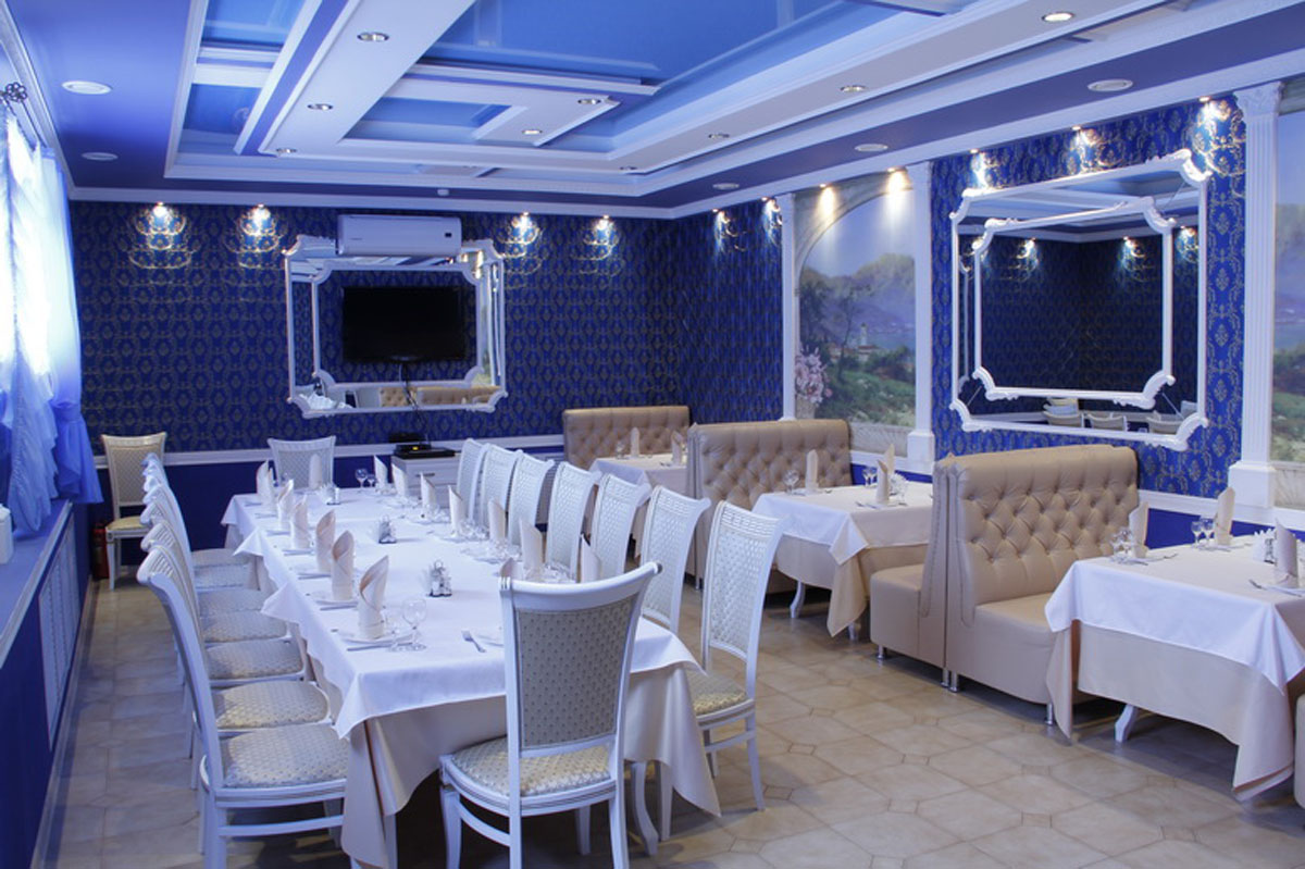 Основной зал — Сударыня