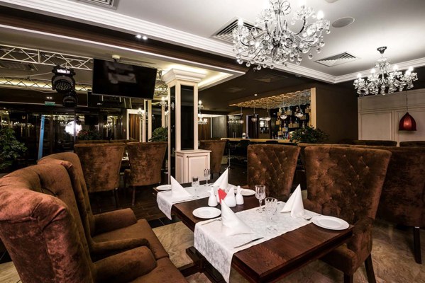 Логотип Carat