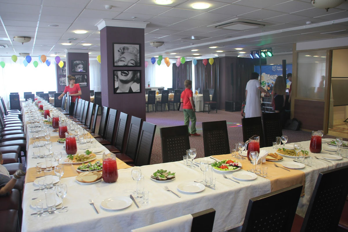 Основной зал — Буfet