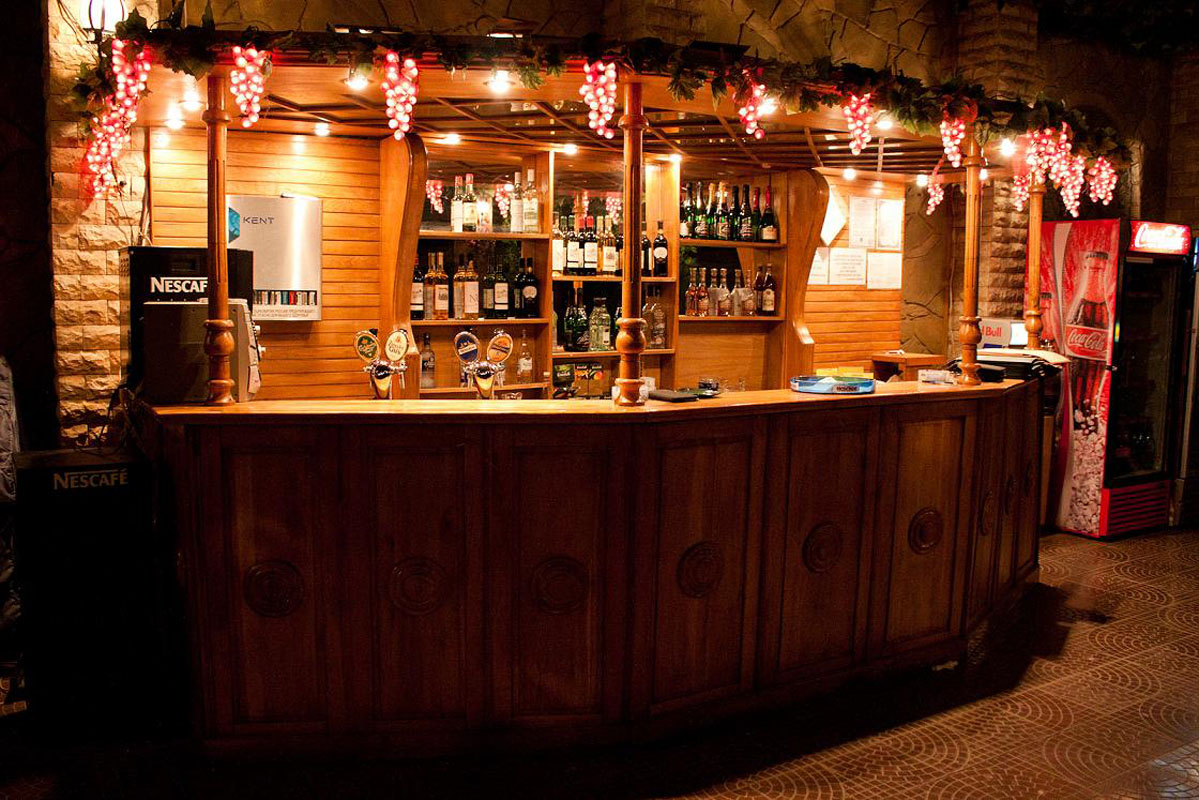 Основной зал — Кафе Монако