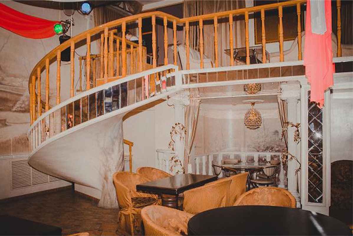 Основной зал — Кафе Монако