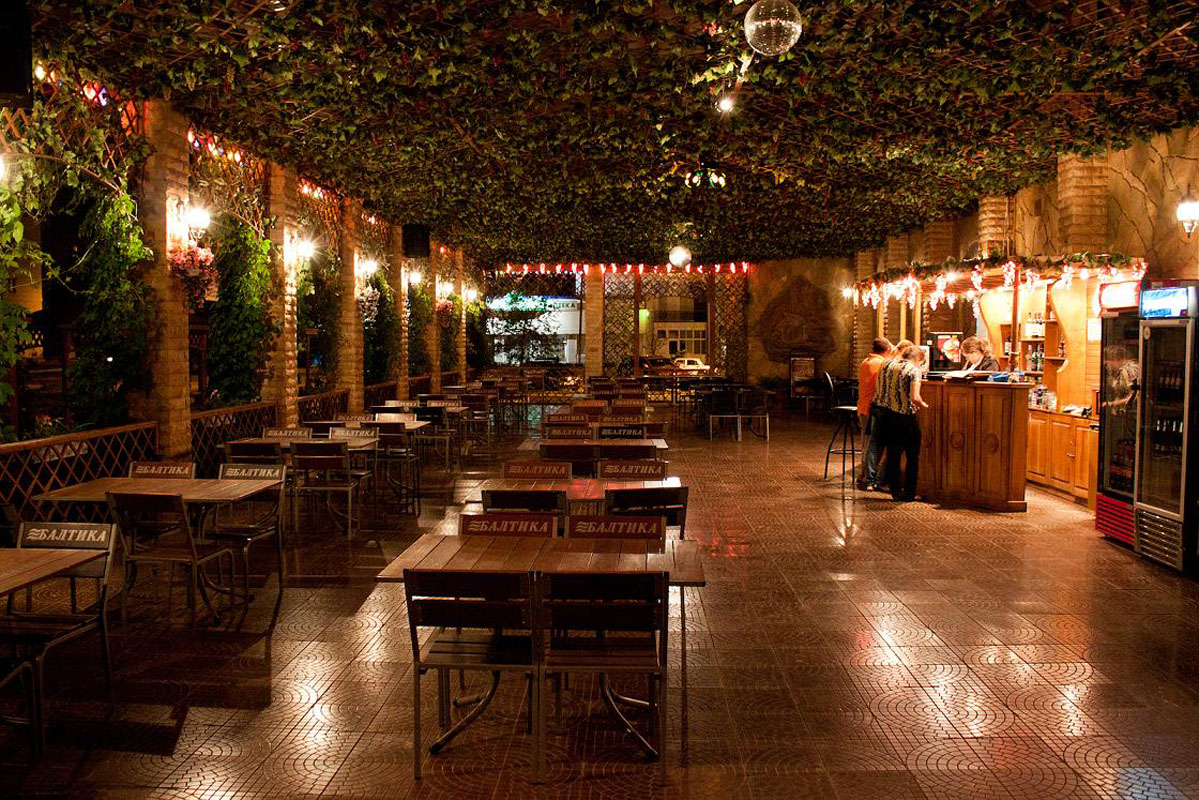 Кафе-веранда  — Кафе Монако