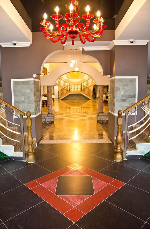 Основной зал — Анна