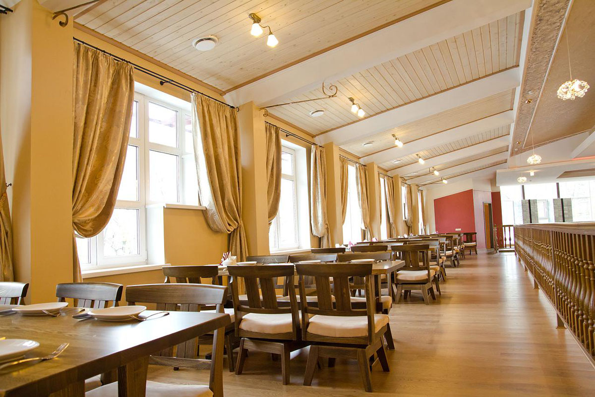 Основной зал — Анна