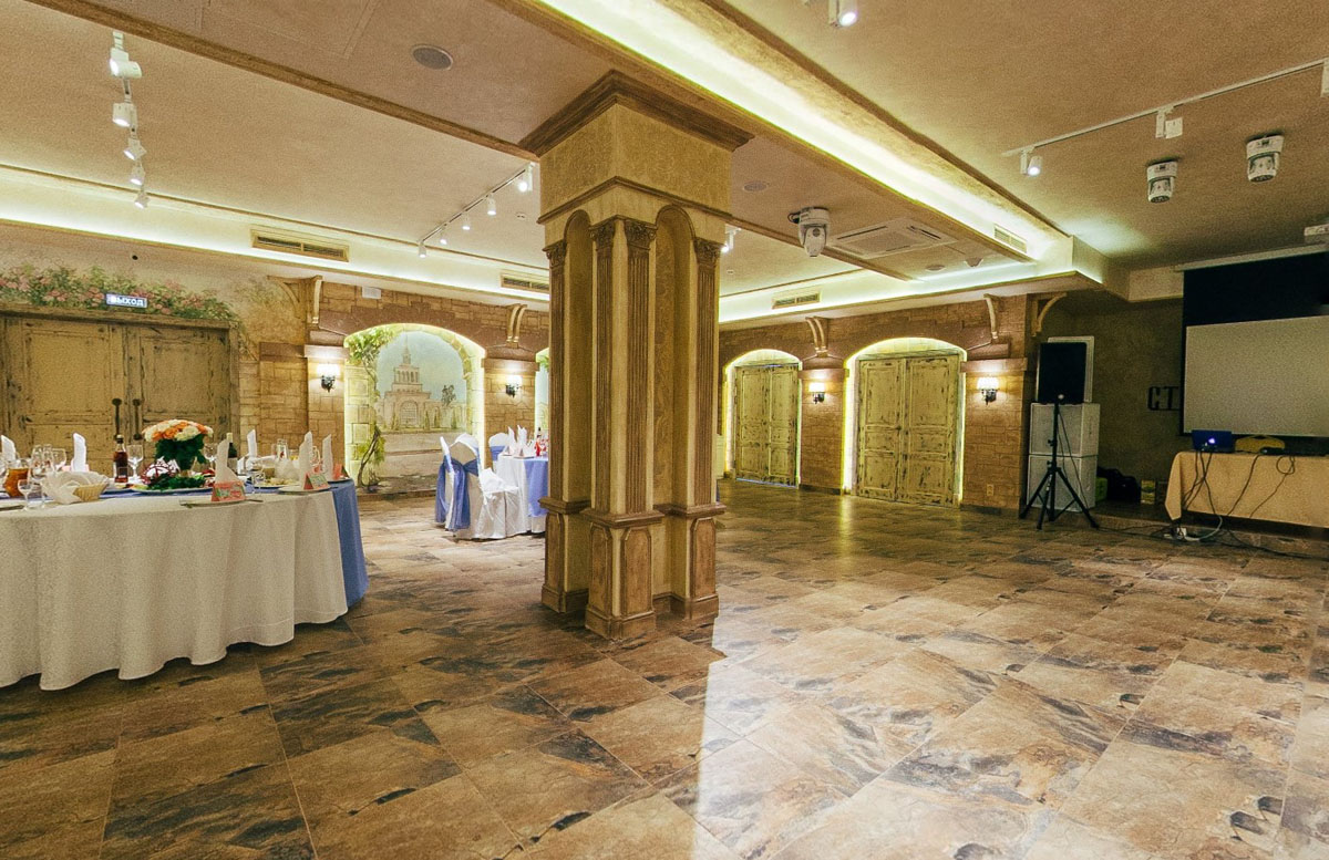 Зал на 150 человек — Старый город