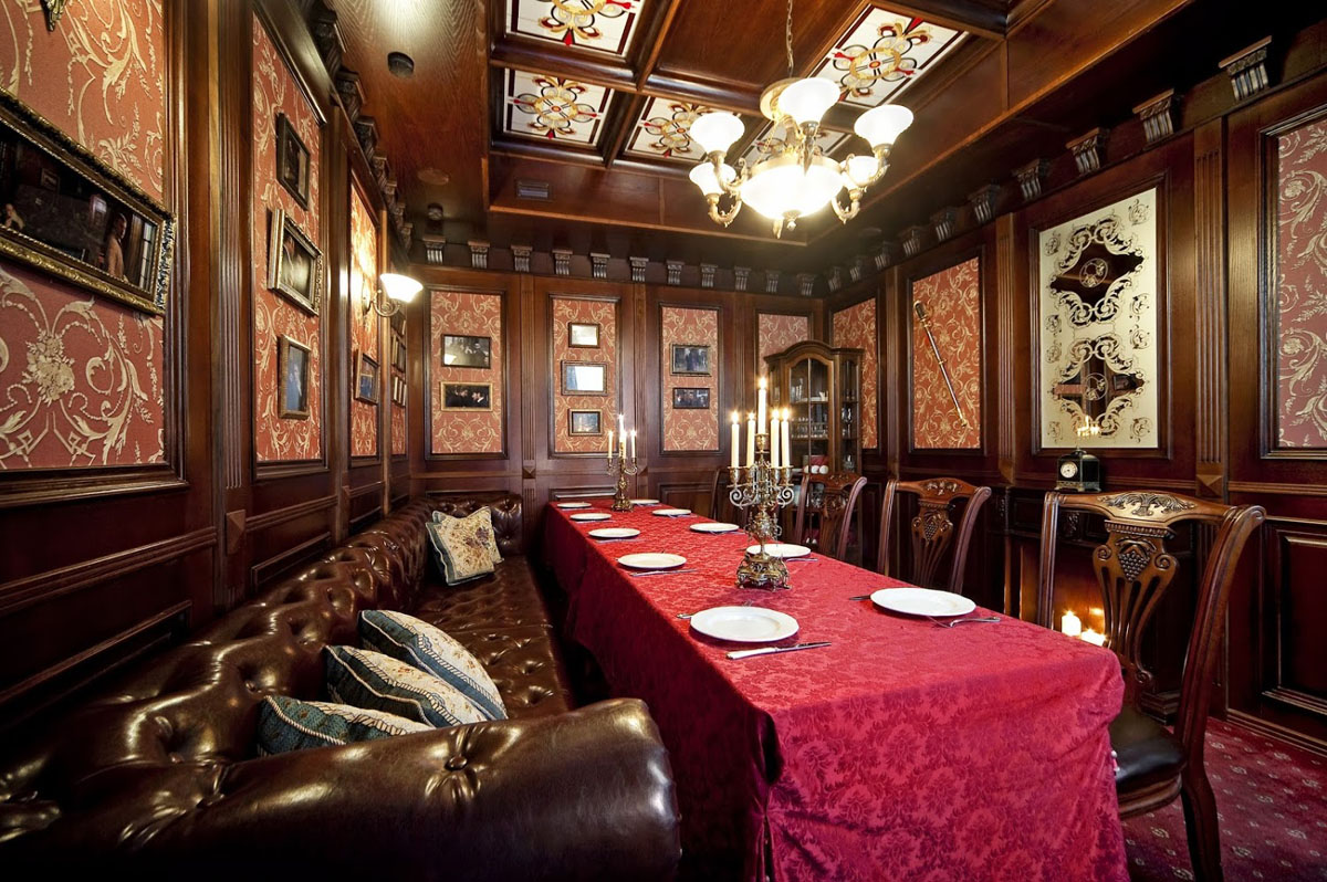 Зал на 15 человек — Sherlock Holmes Pub