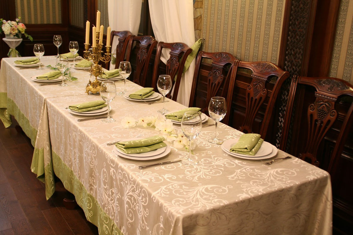 Зал на 40 человек — Sherlock Holmes Pub