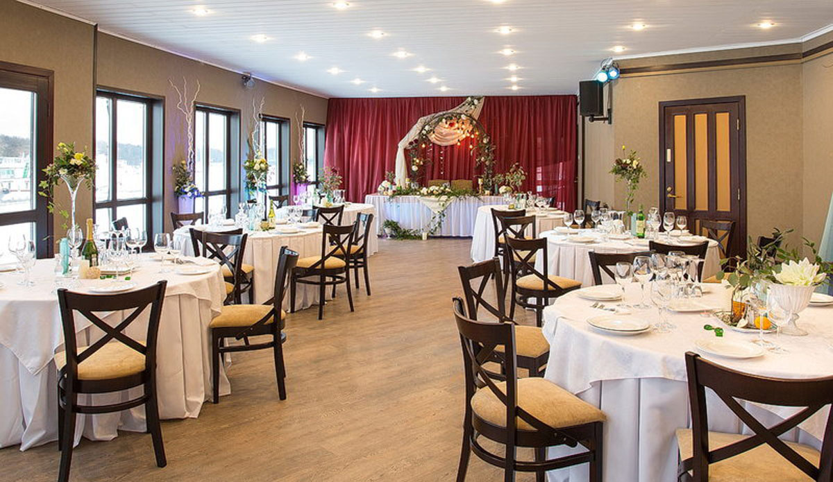 Зал с балконом — фото 3