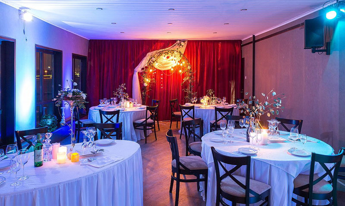 Зал с балконом — фото 4