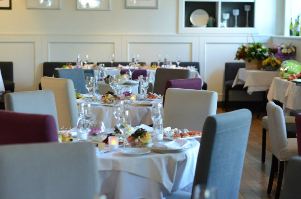 Основной зал — Ресторан Ромеос Бар энд Китчен