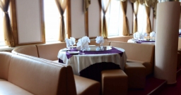 Основной зал — интерьер зала