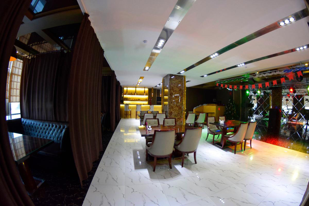 Основной зал