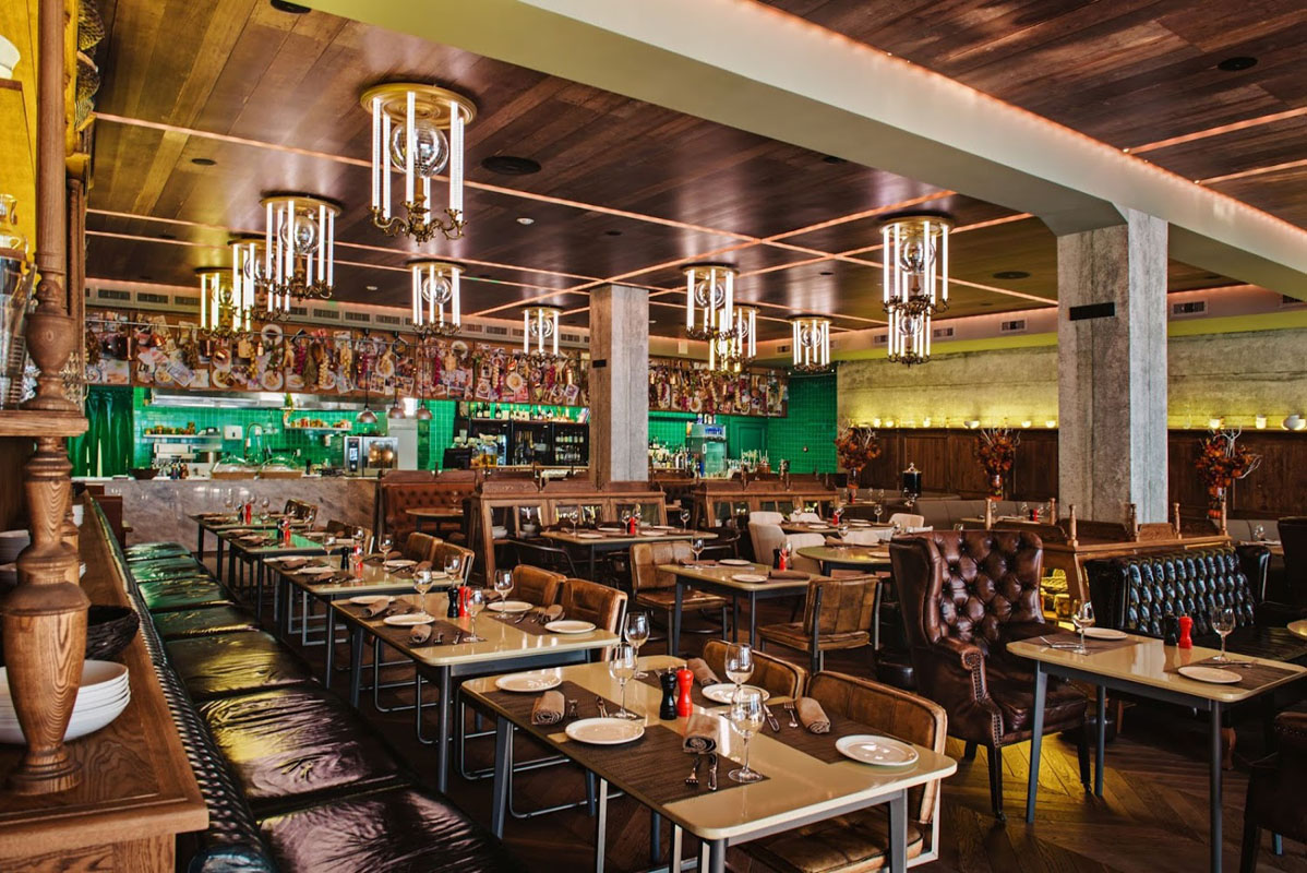 Selfie restaurant — Selfie