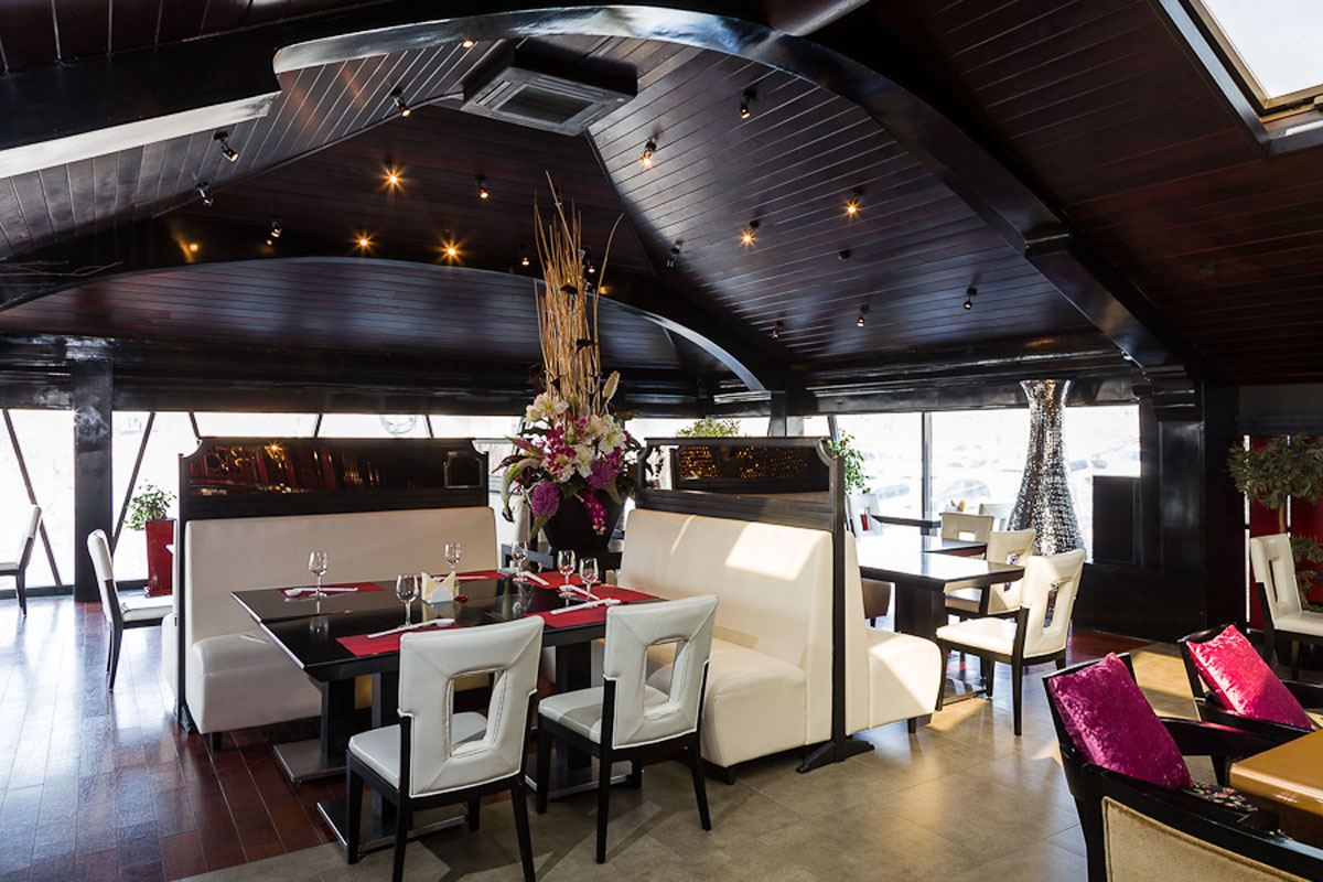 Основной зал — Кафе Зума