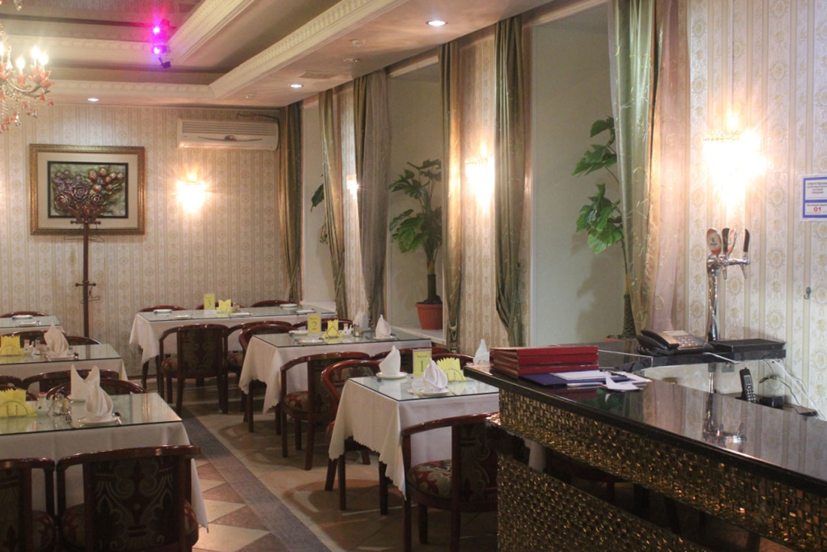 Основной зал — Золотой Феникс