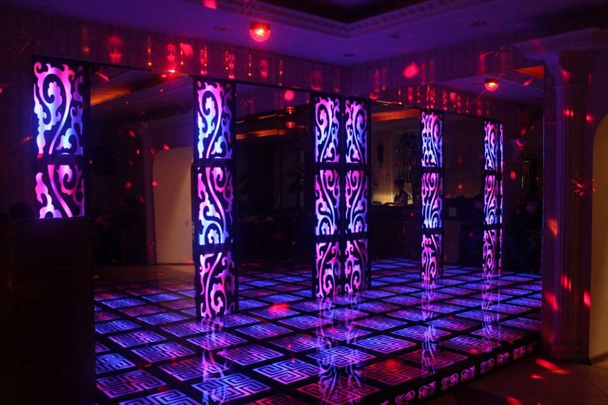 Основной зал — Золотой Феникс