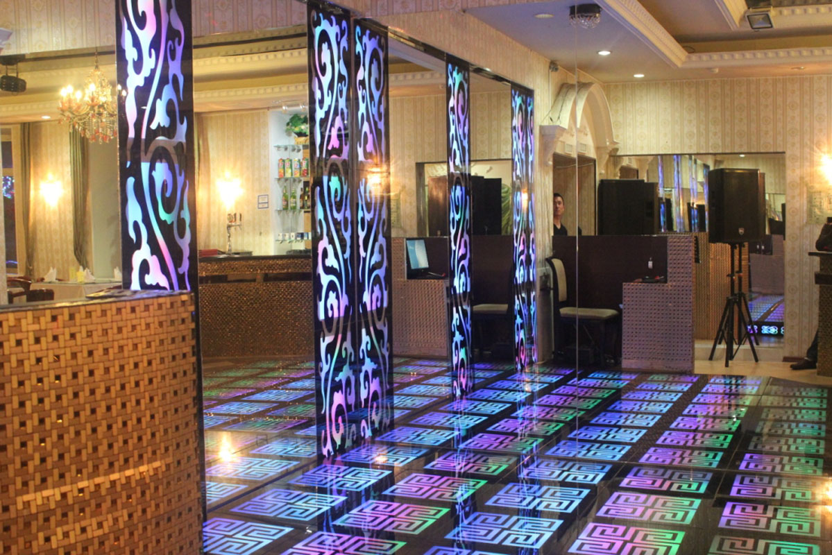 Основной зал — Золотой Феникс